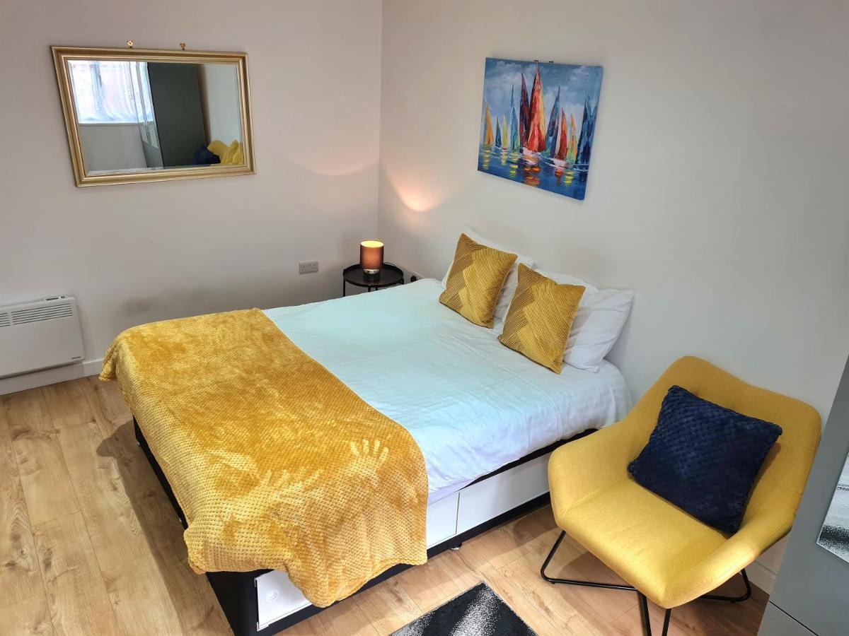 Lovely Central Studio/2Bed - 5Min To Train Station Slough Exterior photo